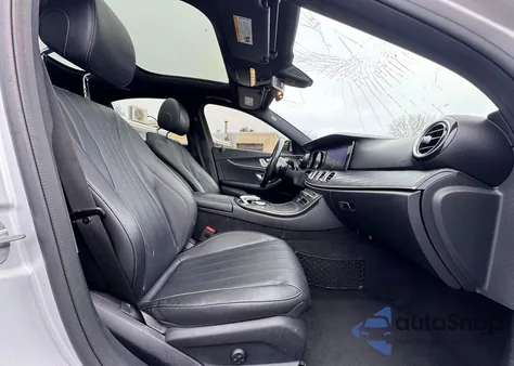 2019 Mercedes-Benz E 300 4Matic z USA, uszkodzony, nr VIN WDDZF4KB6KA507483